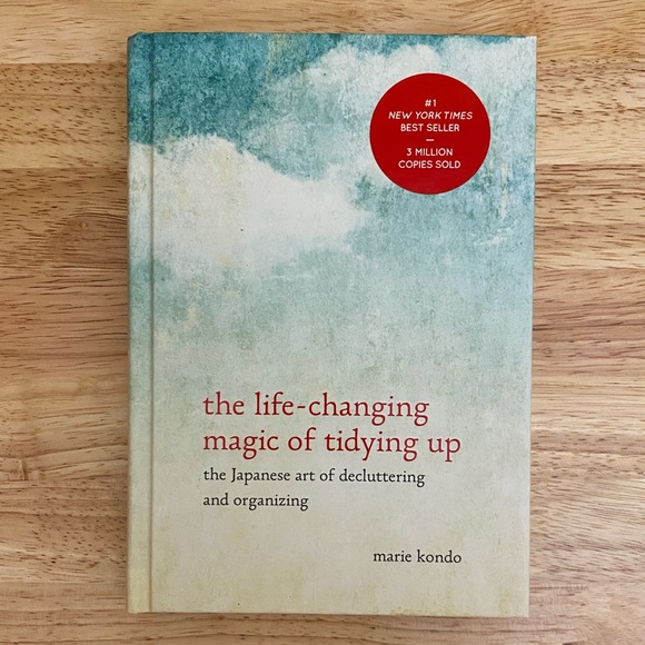 The life-changing magic of tidying up Hardcover by Marie Kondo - Picture 2 of 5